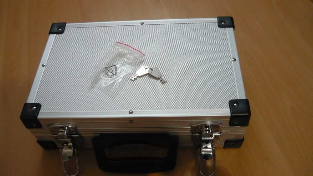 Nowy kufer aluminiowy 33x21x9