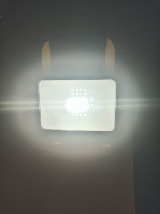 Holofote Led com tomada