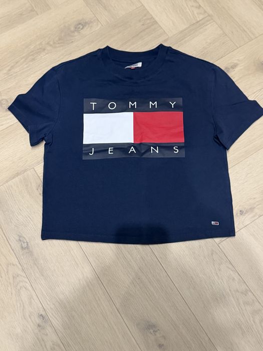 Жіноча футболка.