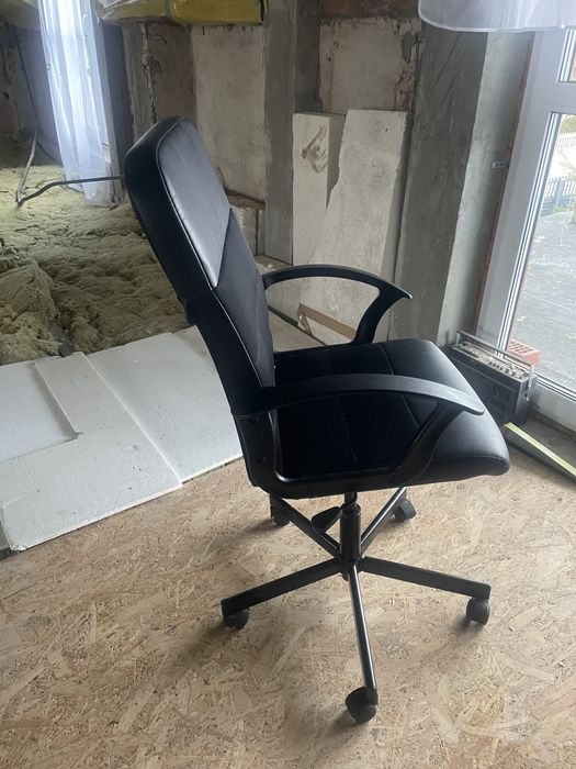 Fotel biurowy -czarny
