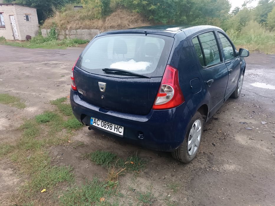 Продам Дачіа Сандеро  2010 бензин 1.15.