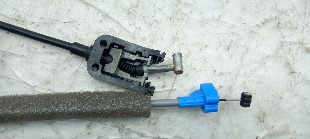Fechadura / fecho porta trás esquerdo AUDI Q2 (GA)