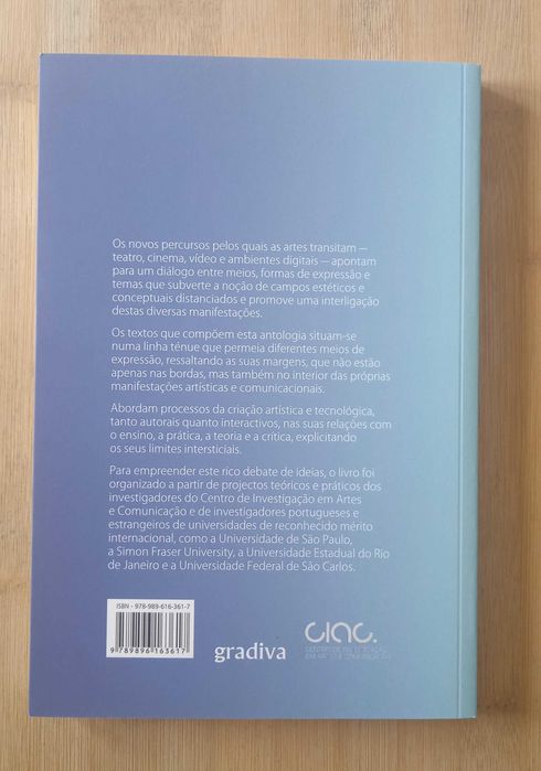 Nas margens- Ensaios sobre teatro, cinema e meios digitais