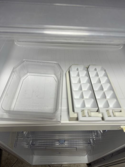 Холодильник Samsung