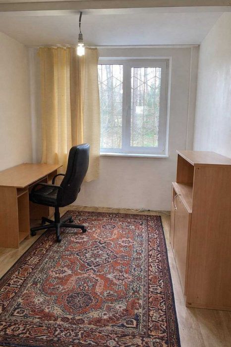 Продаж гарного будинку в мальовничому місці з ВЕЛИКИМИ земельними ділянками.