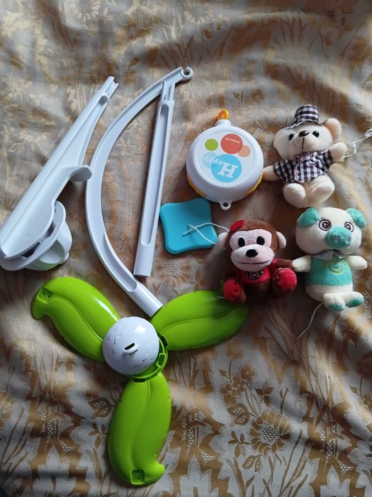 Карусель на дитяче ліжечко