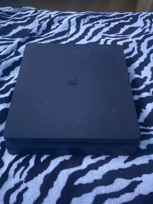Ps4 preta 500gb usada mas em bom estado