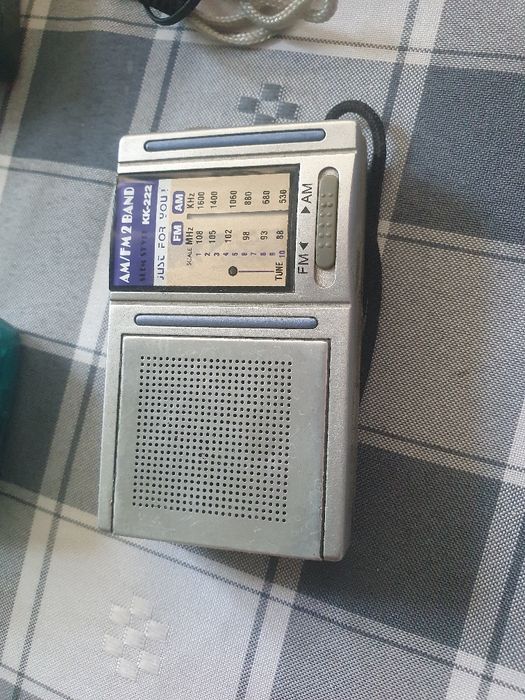 Mini rádio com auscultador tudo a funcionar