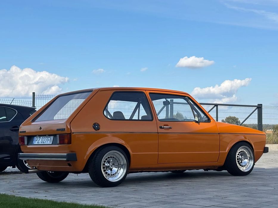 Volkswagen Golf golf MK1, pomarańcz, Schmidt Revolution