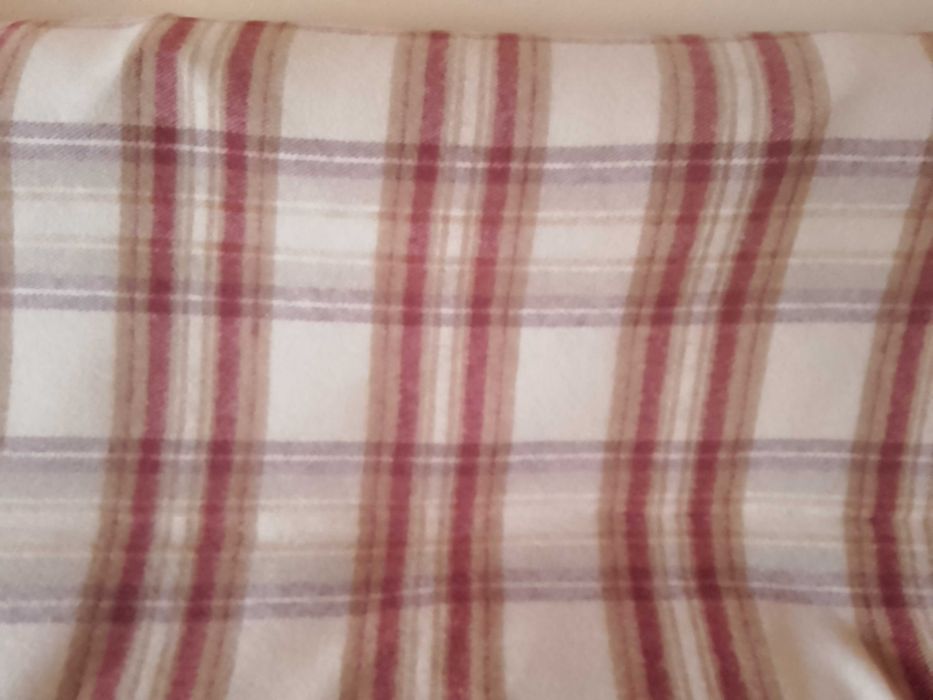 Wełniany , miękki pled ( koc  ) w kratę - 210cm x 160 cm - bdb !!