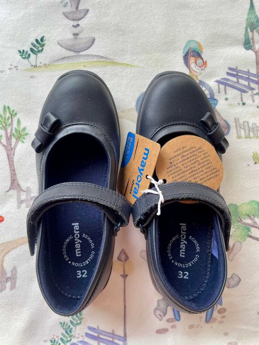 Sapatos colegiais azuis NOVOS T 32