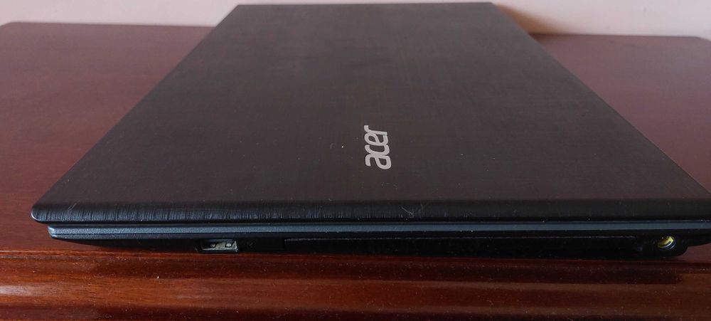 Portátil Acer Aspire E5-573G-501U