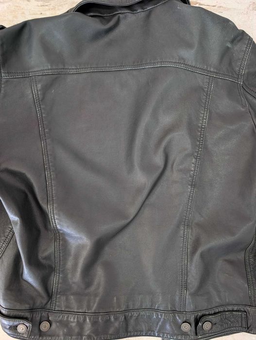 Casaco Trucker Levi’s Premium em Pele de Ovelha Genuína - PC9 72333-0037 - Sem Bolsos Laterais - Com patina