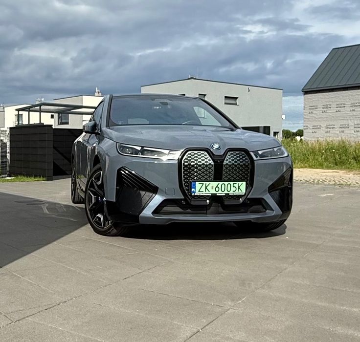 BMW iX