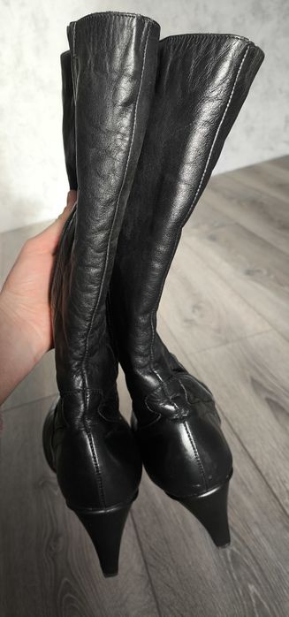 Кожані сапожки  на цегейці 40 розміру