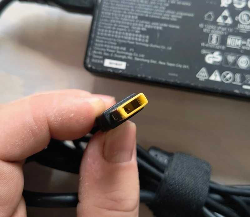Zasilacz Lenovo ADL135NCC3A 20V 6,75A wtyk 11x4.5mm