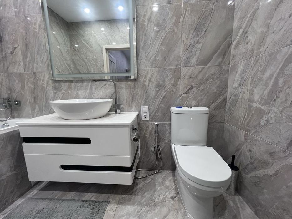 Світла та затишна 3-к квартира 125 м²з видом на Дніпро  ЖК Зарічний