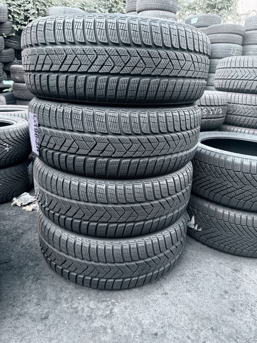 215 55 17 Pirelli Sottozero 3 99% 2024 Шини Зима