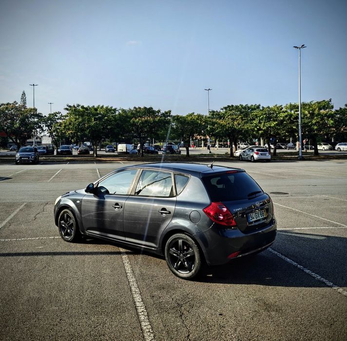 Kia Ceed 1.4 Bom Estado