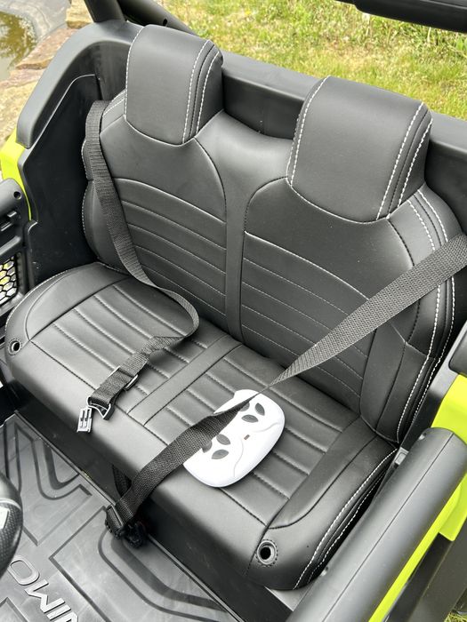 Auto na Akumulator Mega Duży  Mercedes Unimog 4x4 180 Watt Dwuosobowy
