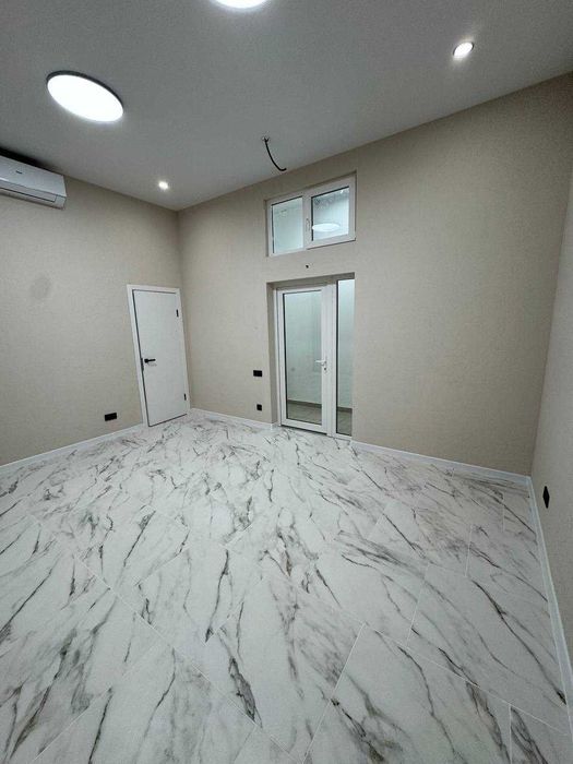 Продам срочно 1комн квартиру шоурум. Цоколь на Французском б-ре.