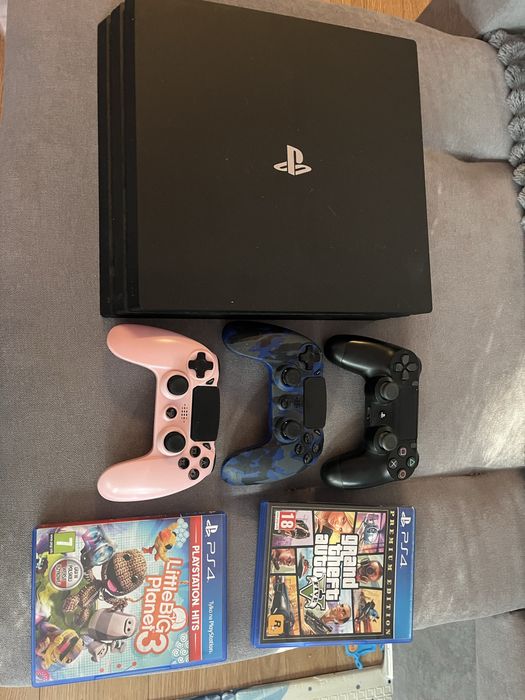 Ps4 pro 1TB stan bardzo dobry