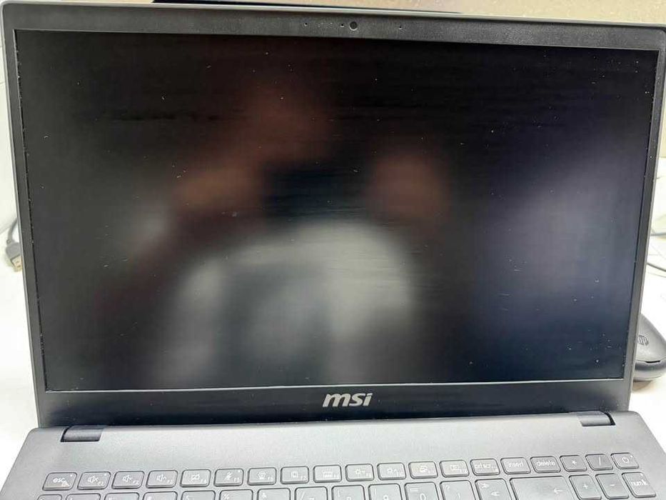 Portátil MSI 15.4" como novo