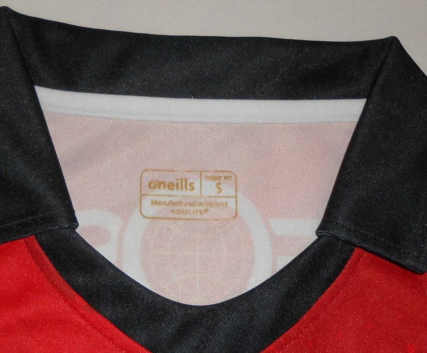 Nowa koszulka GAA Gaelic O'Neills Down An Dun (S) Tight Fit