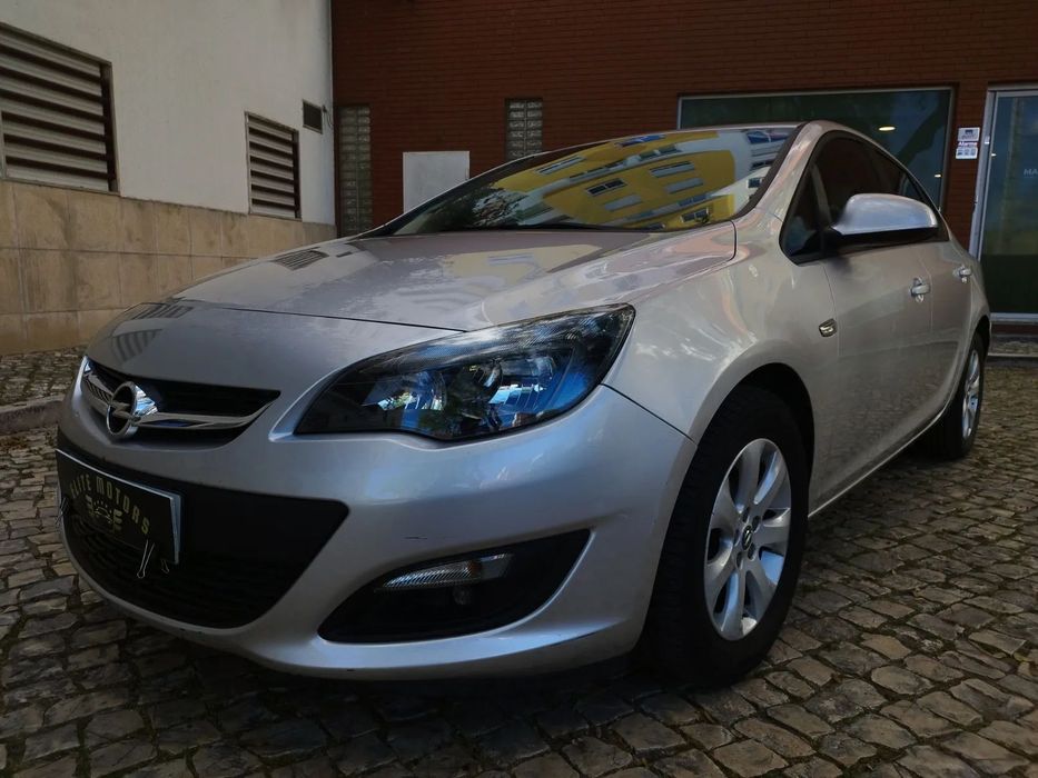 Opel Astra 1.4 T Cosmo S/S
