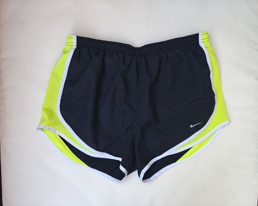 Nike krótkie spodenki sportowe damskie M/L