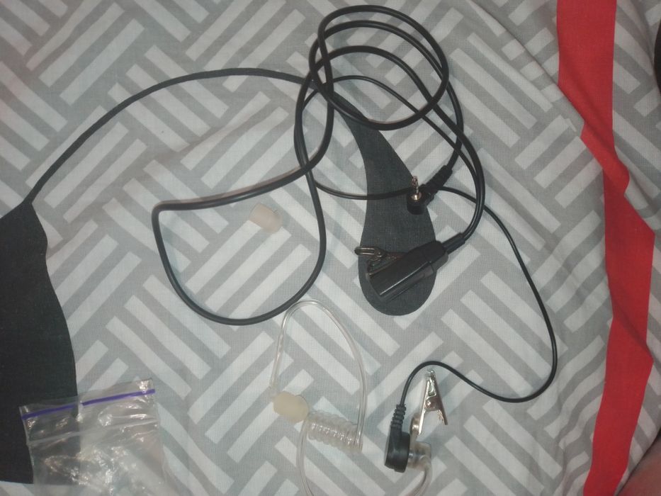 Гарнитура профессиональная двухпроводная для раций Motorola