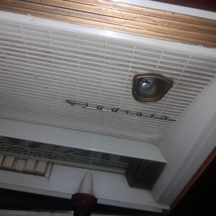 Radio gira disco antigo por  70 €