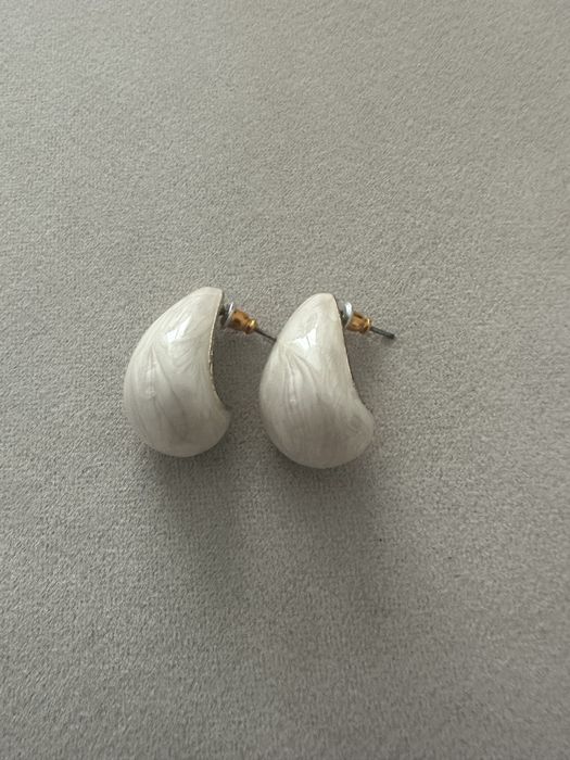 Kolczyki łezki złoto beż