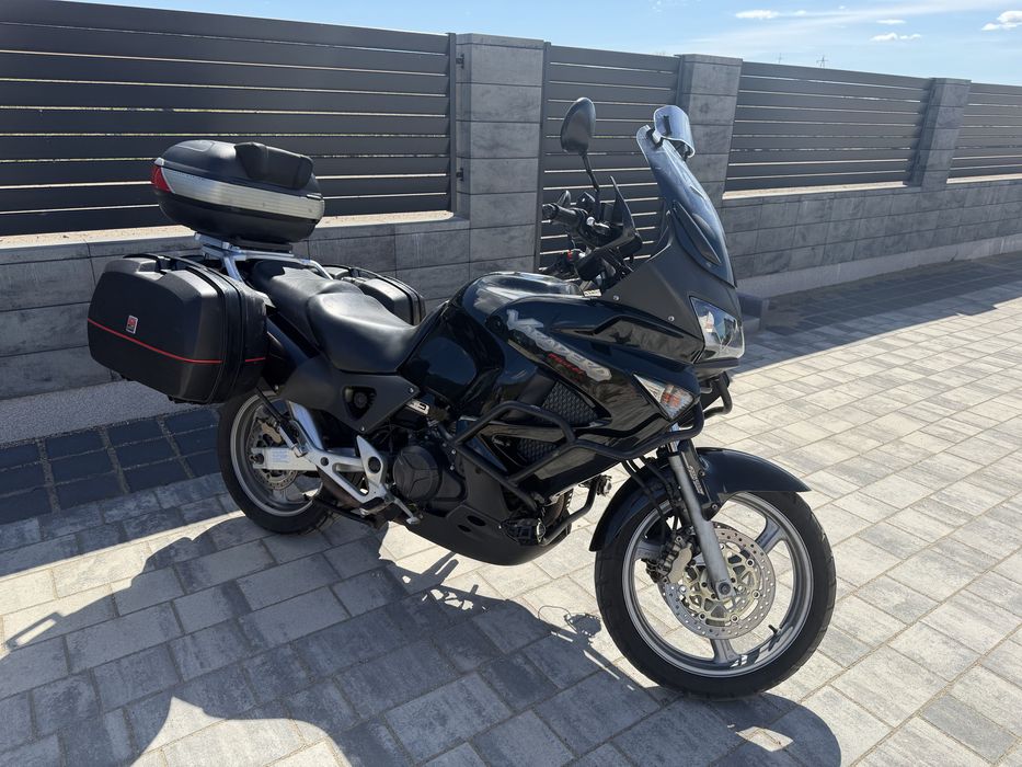 Honda Varadero XL 1000 kufry Givi