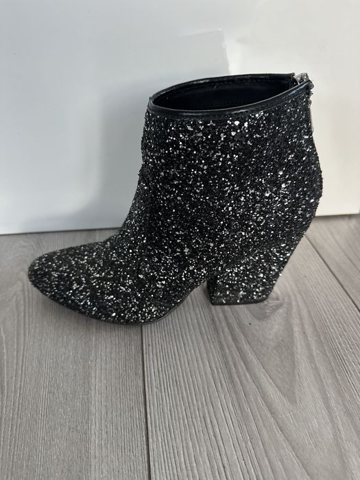 Guess botki brokatowe czarne srebrne cekiny 38 kowbojki