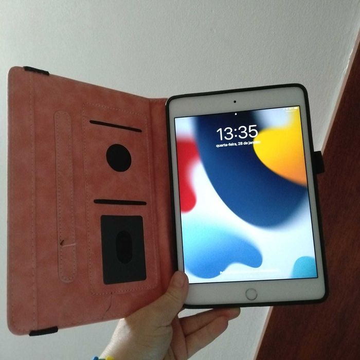 iPad Mini 4 64gb WiFi+Cellular Space grey c teclado bluetooth e capa