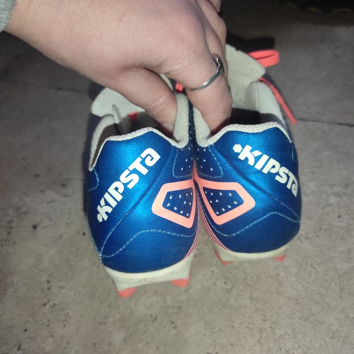 Sprzedam buty do grania w piłkę Kipsta