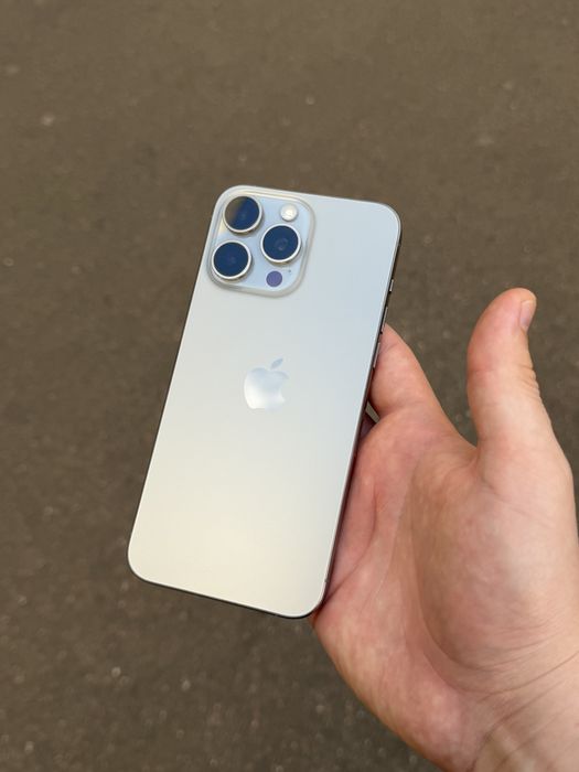 Продам iPhone 15 Pro Max на 256 ГБ  Natural Titanium , фізична SIM