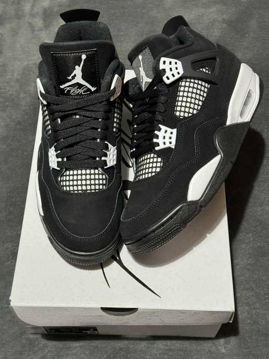 Jordan 4 Retro White Thunder R.45