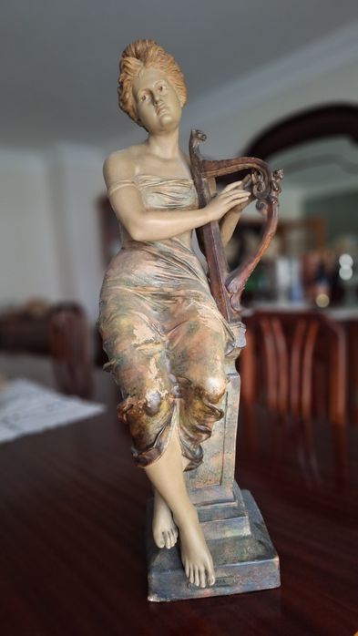 Estatueta Clássica “La Musique” 76cm – Grande Peça Decorativa