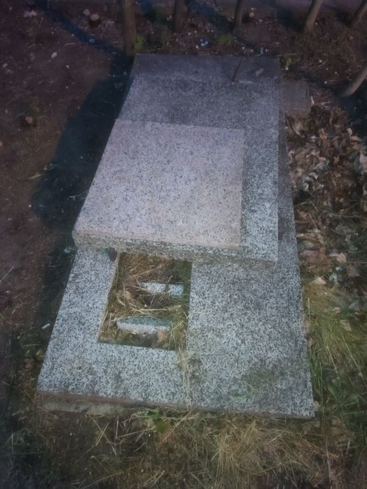 Płyty nagrobkowe za darmo oddam