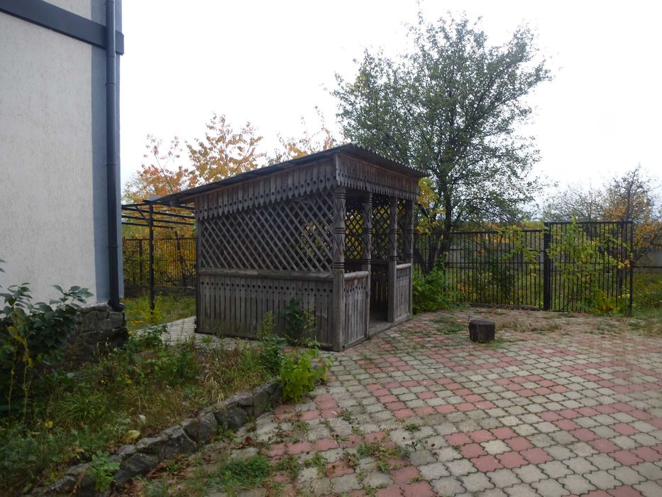 Продається 2-хповерх.будинок в м. Зміів