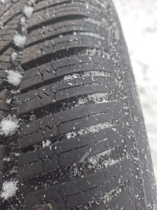 Продам зимові шины  205/60 r16