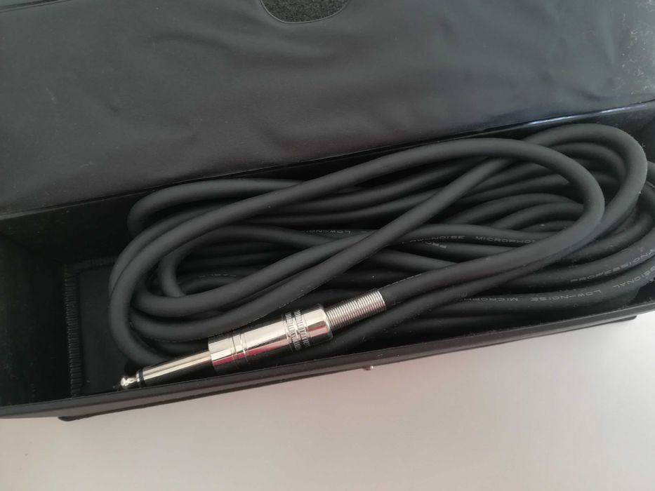 DVD Player + Microphone64737773017346121