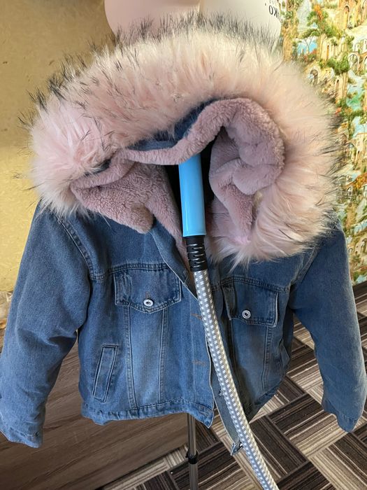 Продам джинсову курточку зимову