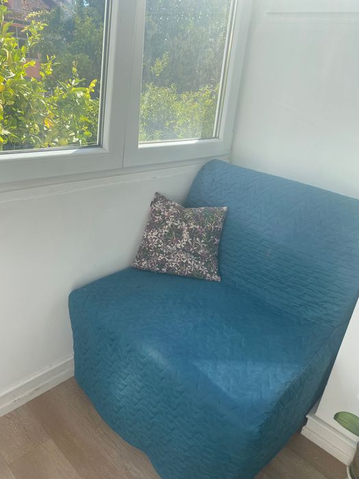 Poltrona-Cama IKEA + Candeeiro Moderno + Sofá 2 lugares