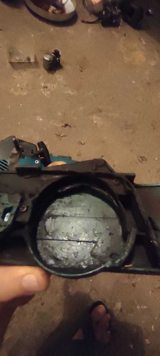 Продам бензопилу макіта Makita DCS-400