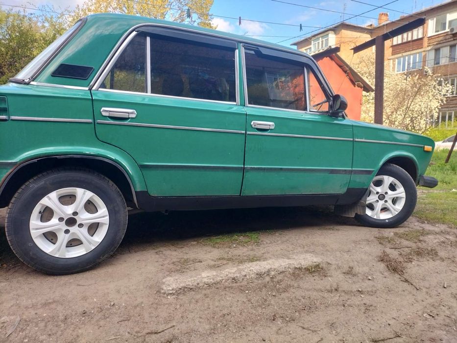 Продам машину 2106