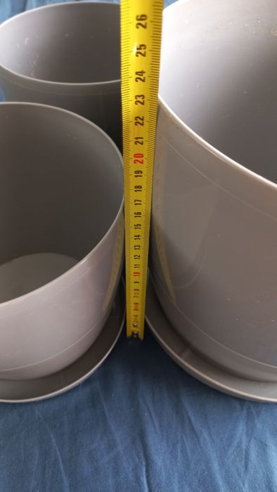 Doniczki plastikowe szare 4 sztuki