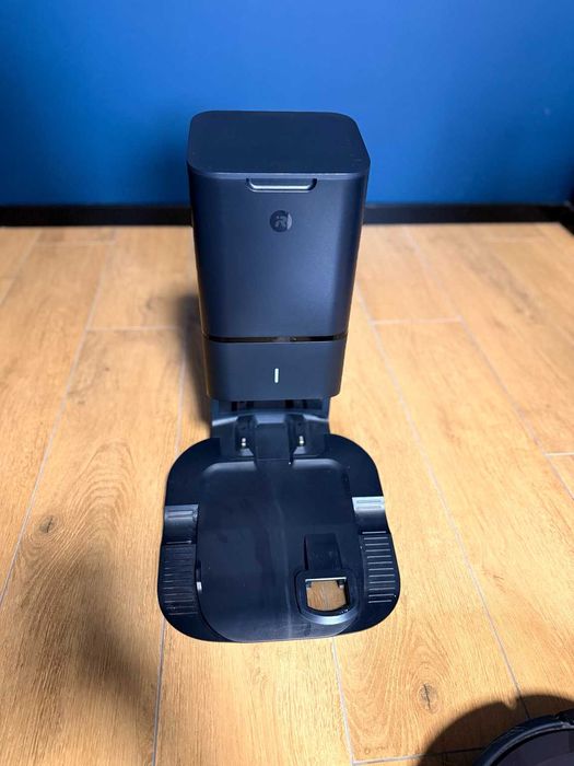 iRobot Roomba i7+ z bazą Clean Base (samoopróżnianie) + DUŻY zestaw akcesoriów
